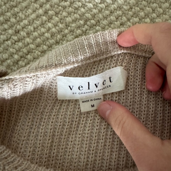 Velvet light pinko sweater. Size medium - Picture 2 of 2